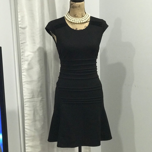Jennifer Lopez Dresses & Skirts - Jennifer LOPEZ black bodycon dress size 6